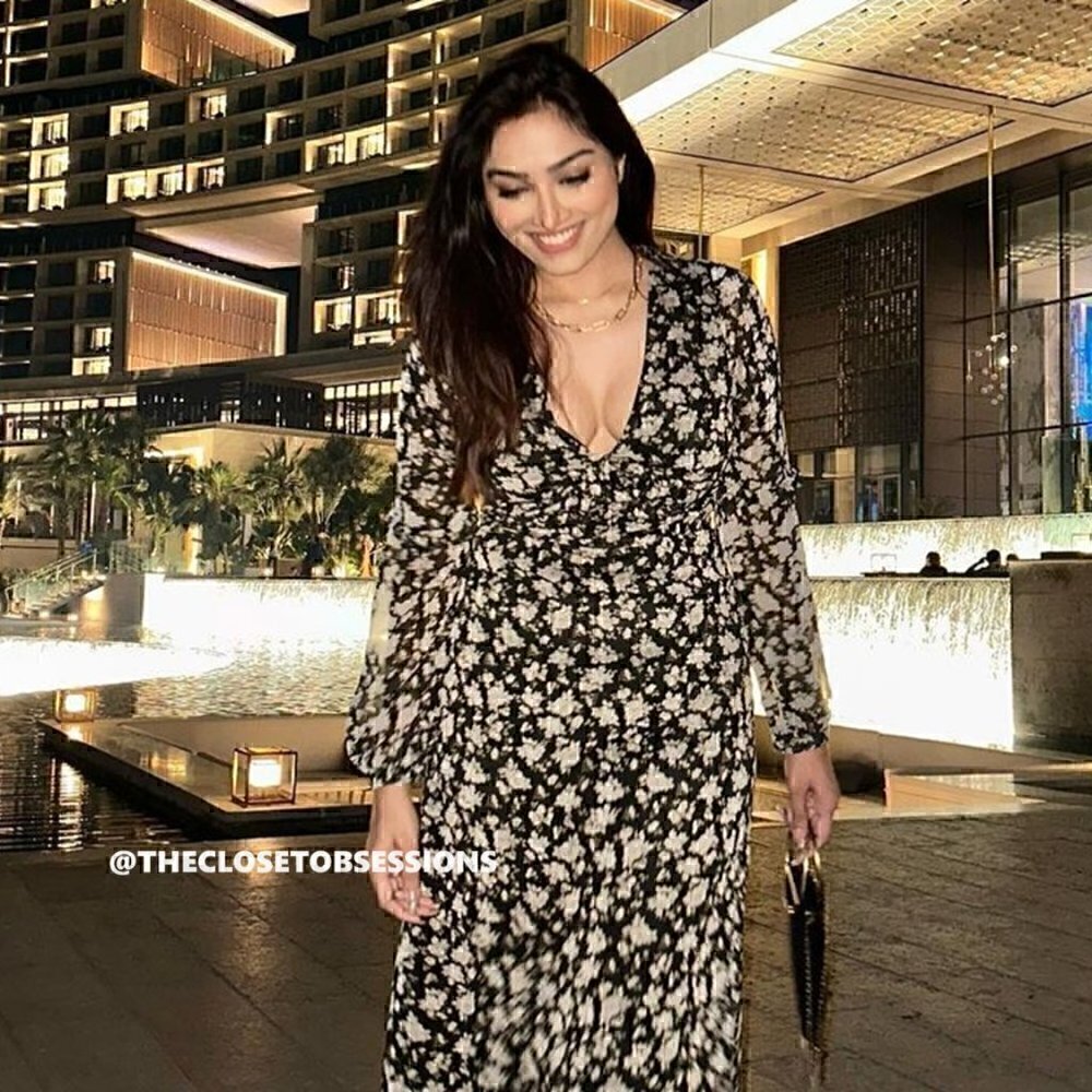 LAST ONE!!! ZARA V-Neck Midi Dress - Picture 10 of 16